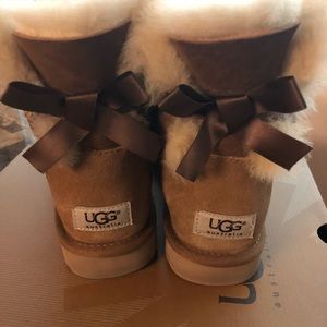 MINI BAILEY BOW TIE UGGS